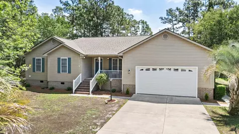 150 S Shore Dr, Southport, NC 28461