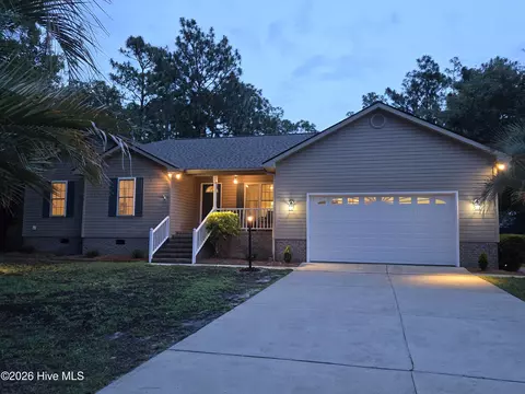 150 S Shore Dr, Southport, NC 28461