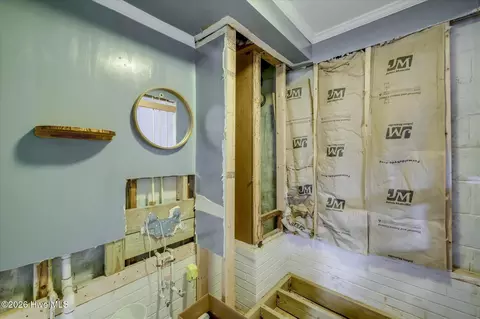 Bath - 1002 Eustis Dr, Augusta, GA 30904 photo 3 of 3
