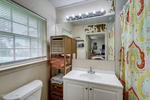 Bath - 1002 Eustis Dr, Augusta, GA 30904 photo 1 of 3