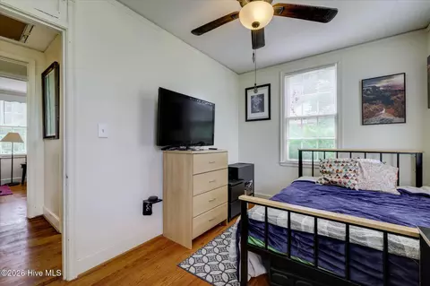 Bedroom - 1002 Eustis Dr, Augusta, GA 30904 photo 6 of 8
