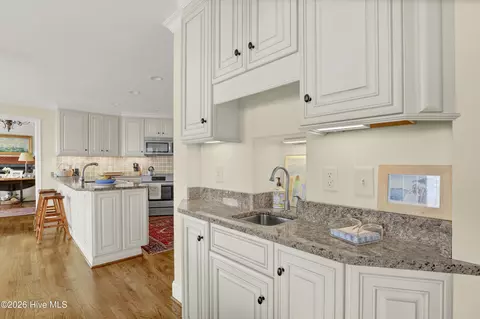 Kitchen - 650 Red Fox Trl, Hampstead, NC 28443 photo 4 of 4