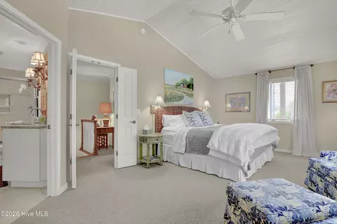 Bedroom - 650 Red Fox Trl, Hampstead, NC 28443 photo 6 of 10