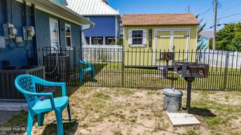 Exterior - 207 E Terminal Blvd, Atlantic Beach, NC 28512 photo 8 of 10