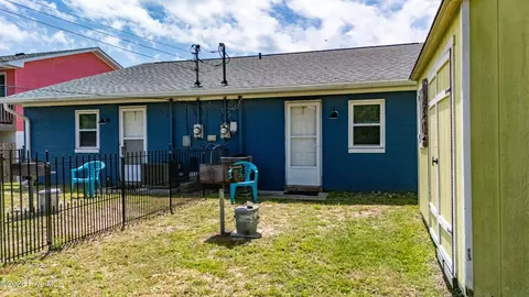 Exterior - 207 E Terminal Blvd, Atlantic Beach, NC 28512 photo 6 of 10