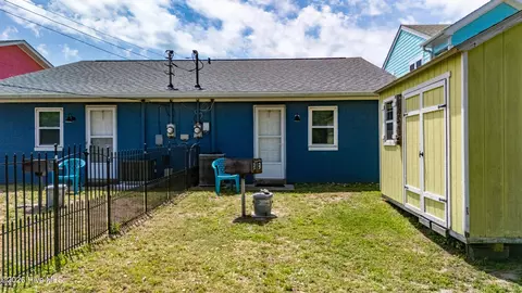 Exterior - 207 E Terminal Blvd, Atlantic Beach, NC 28512 photo 7 of 10