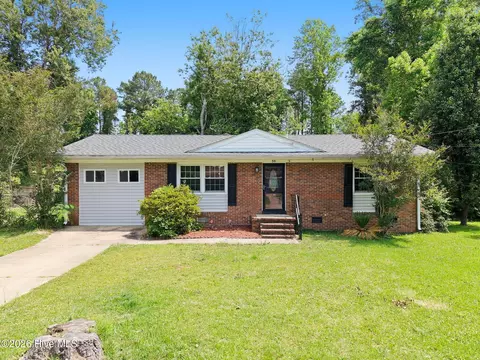 39 Cornell Dr, Jacksonville, NC 28546