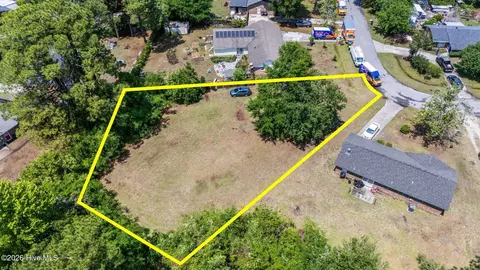 4614 Lord Elkins Rd, Wilmington, NC 28405