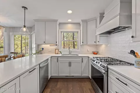 Kitchen - 92 Sakonnet Trl, Pinehurst, NC 28374 photo 4 of 6