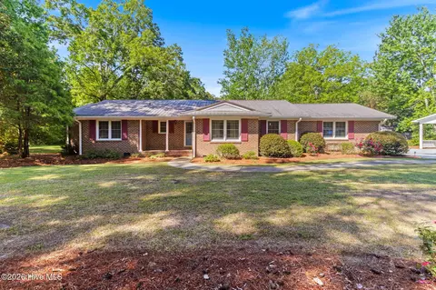 2022 Airport Rd, Elizabethtown, NC 28337
