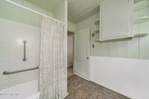 Bath - 552 Garden Rd, Willard, NC 28478 photo 2 of 3