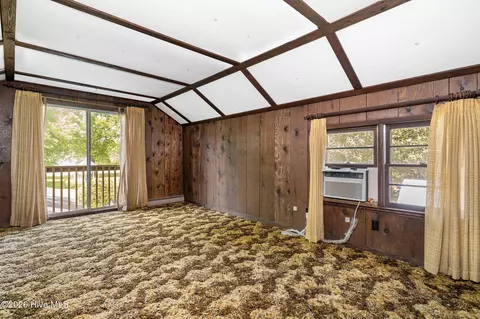Living - 552 Garden Rd, Willard, NC 28478 photo 5 of 5