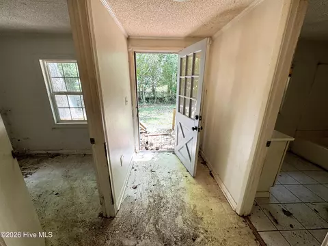 Entry Way - 739 Sloop Point Rd, Hampstead, NC 28443 photo 1 of 1