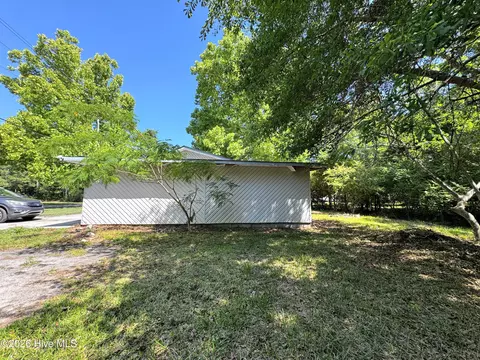 Exterior - 739 Sloop Point Rd, Hampstead, NC 28443 photo 2 of 7