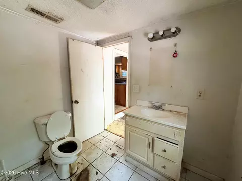 Bath - 739 Sloop Point Rd, Hampstead, NC 28443 photo 2 of 4