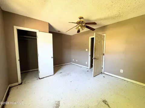 Bedroom - 739 Sloop Point Rd, Hampstead, NC 28443 photo 5 of 5