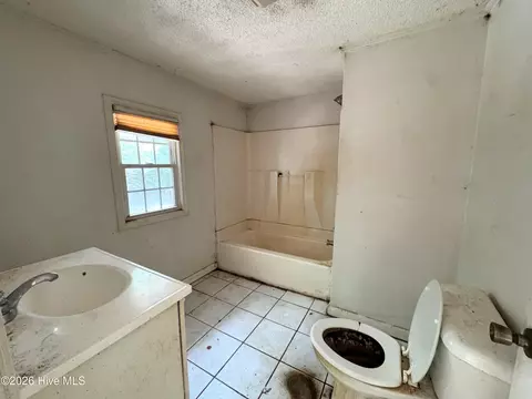 Bath - 739 Sloop Point Rd, Hampstead, NC 28443 photo 1 of 4