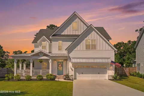 35 Bowman Field Cir, Hampstead, NC 28443