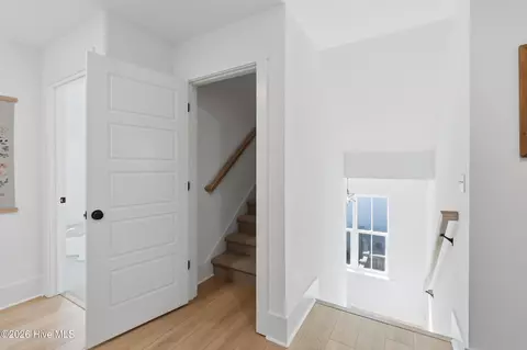 Entry Way - 35 Bowman Field Cir, Hampstead, NC 28443 photo 8 of 10