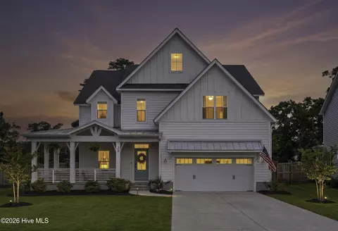 Exterior - 35 Bowman Field Cir, Hampstead, NC 28443 photo 2 of 13