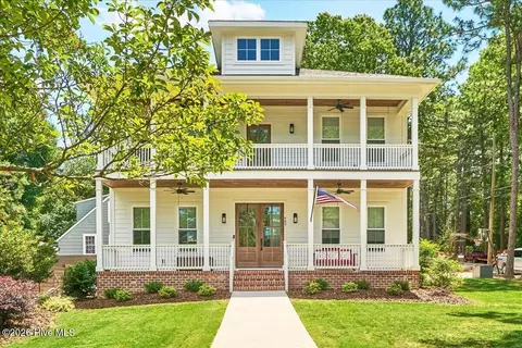 405 N May St, Southern Pines, NC 28387