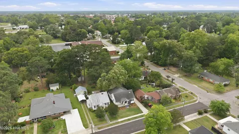 View/Area - 205 E 11th St, Washington, NC 27889 photo 2 of 3