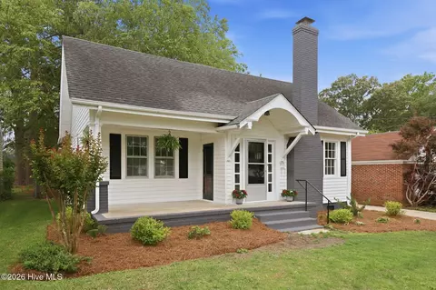 Exterior - 205 E 11th St, Washington, NC 27889 photo 2 of 10