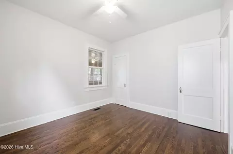 Bedroom - 205 E 11th St, Washington, NC 27889 photo 5 of 8