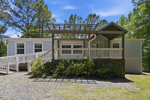 217 Woodside Dr, Hampstead, NC 28443
