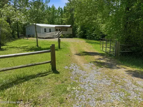 217 Woodside Dr, Hampstead, NC 28443 photo 4