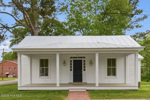 301 W Gale St, Edenton, NC 27932
