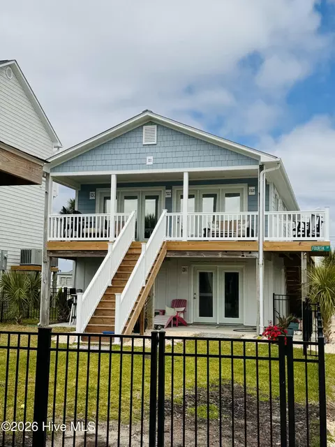 4059 4th St, Surf City, NC 28445