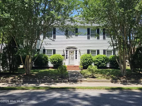 605 W Cutchin St, Clinton, NC 28328