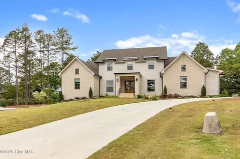 Exterior - 325 Sloan Ln, Pinehurst, NC 28374 photo 1 of 8