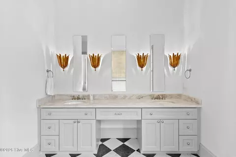 Bath - 325 Sloan Ln, Pinehurst, NC 28374 photo 1 of 9