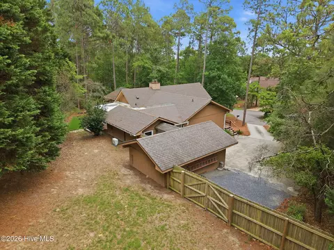Exterior - 7 Ash Ct, Pinehurst, NC 28374 photo 2 of 10