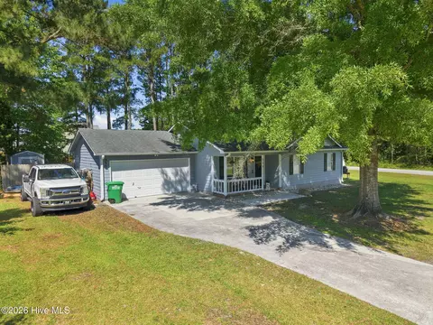 Exterior - 339 Riggs Rd, Hubert, NC 28539 photo 5 of 12