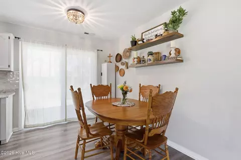 Dining - 339 Riggs Rd, Hubert, NC 28539 photo 1 of 3