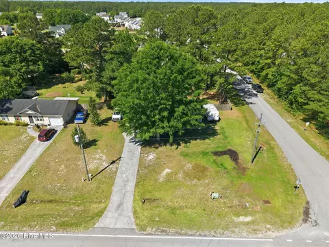 View/Area - 339 Riggs Rd, Hubert, NC 28539 photo 2 of 11