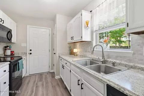 Kitchen - 339 Riggs Rd, Hubert, NC 28539 photo 2 of 5