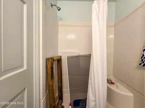 Bath - 809 Sandy Ridge Rd, Tyner, NC 27980 photo 4 of 4