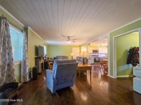 Living - 809 Sandy Ridge Rd, Tyner, NC 27980 photo 3 of 5