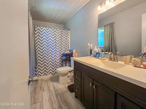 Bath - 809 Sandy Ridge Rd, Tyner, NC 27980 photo 1 of 4