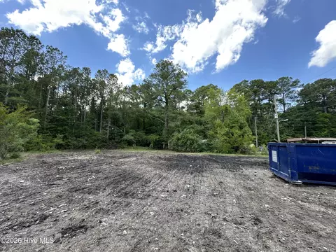 1701 17th St, Midway Park, NC 28544