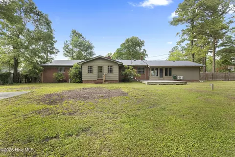 Exterior - 310 E Cliff St, Wallace, NC 28466 photo 6 of 6