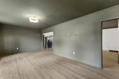 Living - 310 E Cliff St, Wallace, NC 28466 photo 2 of 3