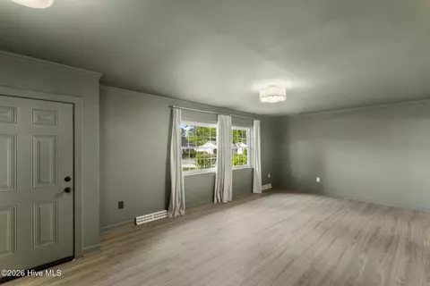 Living - 310 E Cliff St, Wallace, NC 28466 photo 1 of 3