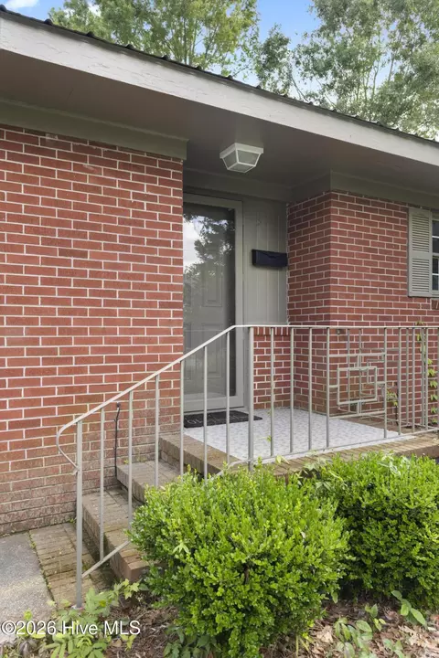 Exterior - 310 E Cliff St, Wallace, NC 28466 photo 3 of 6