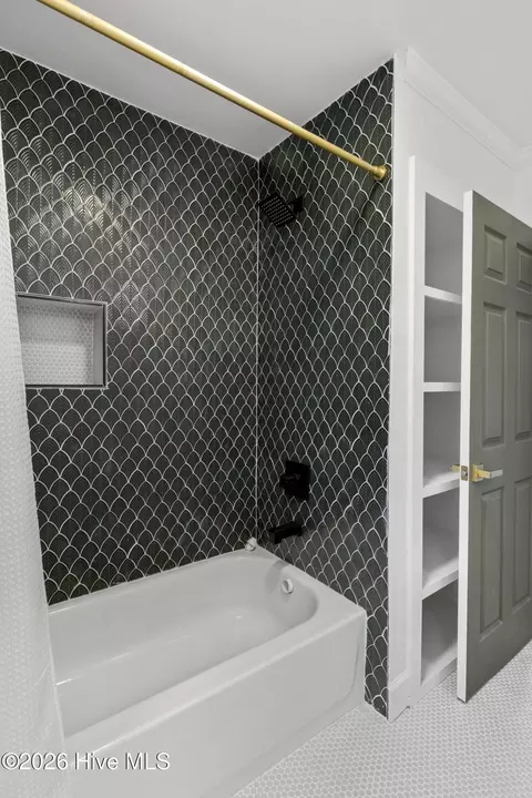 Bath - 310 E Cliff St, Wallace, NC 28466 photo 9 of 9