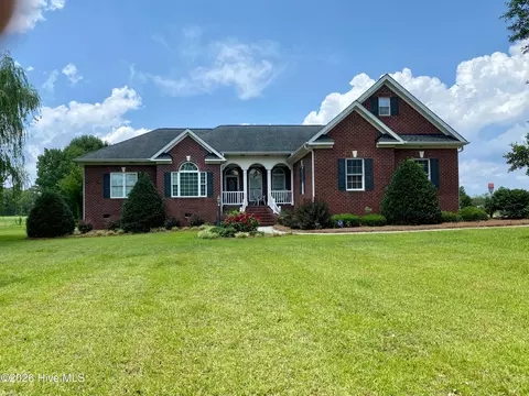 747 Quinn Store Rd, Beulaville, NC 28518